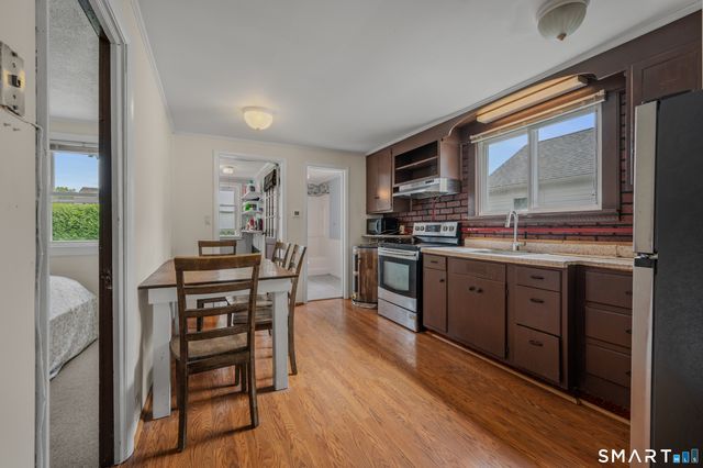8 & 10 Swan Avenue, Old Lyme, CT 06371