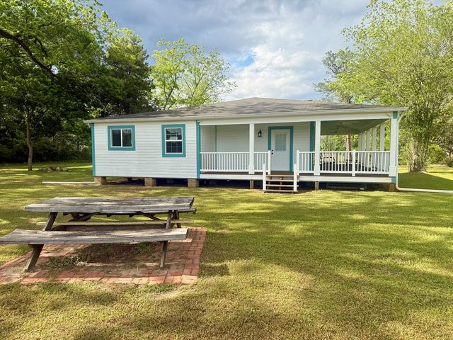 1046 Antioch Circle, Hartford, AL 36344
