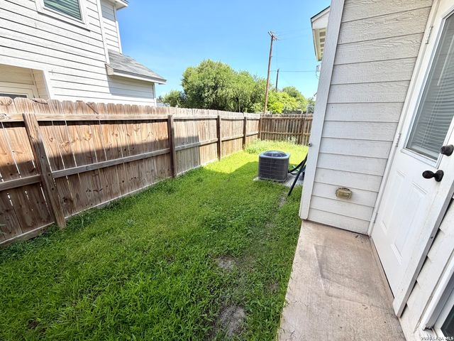 4138 Swans Lndg Unit 101, San Antonio, TX 78217
