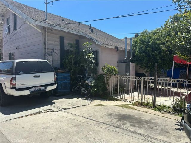 927 W 48th Street, Los Angeles, CA 90037