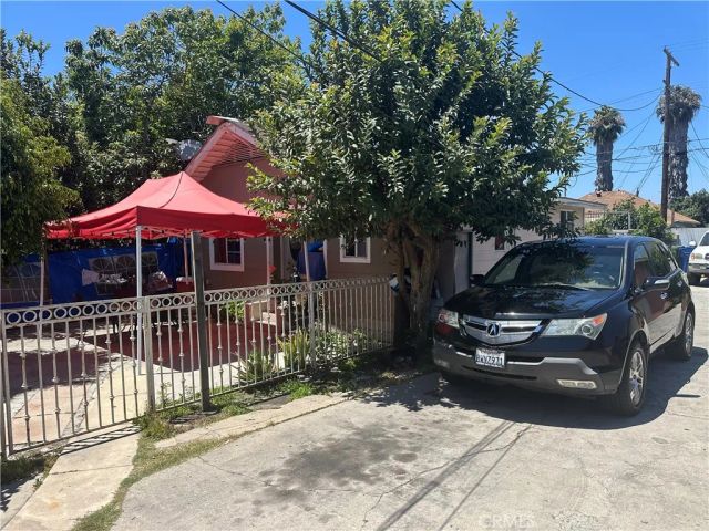927 W 48th Street, Los Angeles, CA 90037