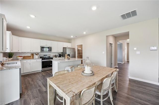 206 Gallop WAY, Yorktown, VA 23690