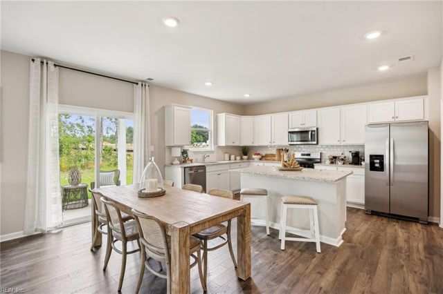 206 Gallop WAY, Yorktown, VA 23690