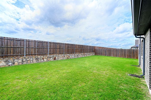 1721 Maplewood Drive, Glenn Heights, TX 75154