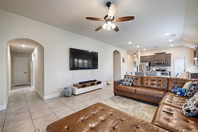 1721 Maplewood Drive, Glenn Heights, TX 75154