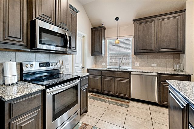 1721 Maplewood Drive, Glenn Heights, TX 75154