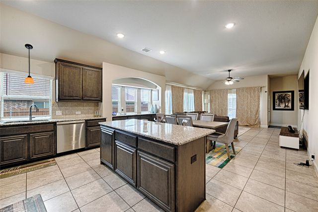 1721 Maplewood Drive, Glenn Heights, TX 75154