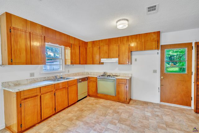 204 Randy Circle, Warner Robins, GA 31088
