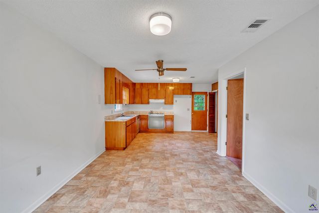 204 Randy Circle, Warner Robins, GA 31088