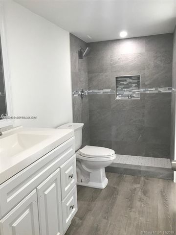 8879 Fontainebleau Blvd 204, Miami, FL 33172