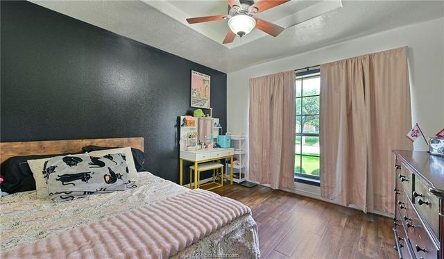 1108 Honeysuckle Ln, Caldwell, TX 77836