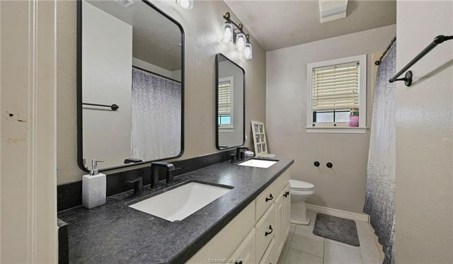 1108 Honeysuckle Ln, Caldwell, TX 77836