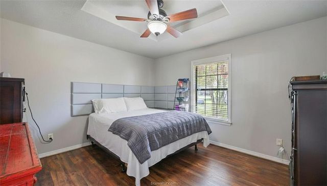 1108 Honeysuckle Ln, Caldwell, TX 77836