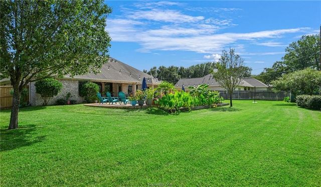 1108 Honeysuckle Ln, Caldwell, TX 77836