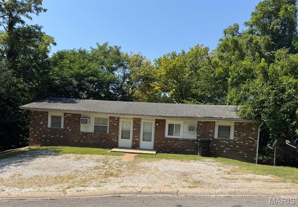 11 Hi Pointe Drive, Belleville, IL 62223