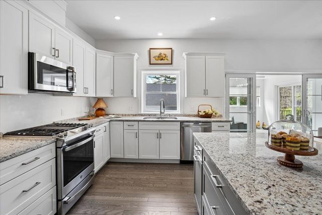 7 John Hardie Way, Chichester, NH 03258