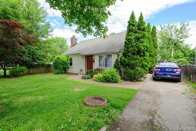102 E 12th Street, Huntington Station, NY 11746