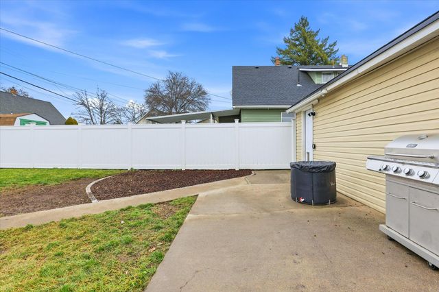 512 W Montgomery Ave, Spokane, WA 99205