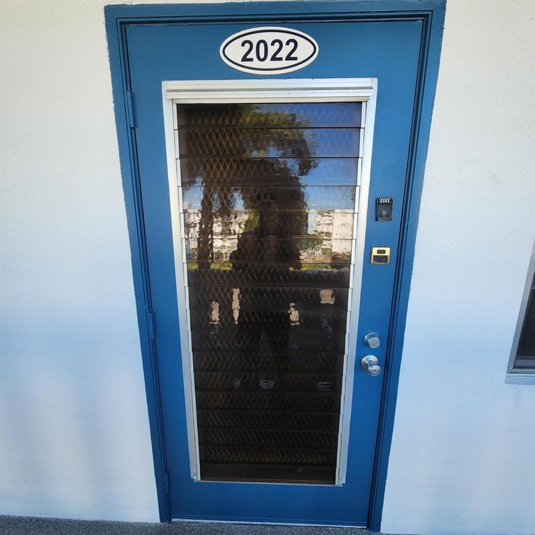 Image 4 of property listing at 2022 Exeter B, Boca Raton, FL 33434