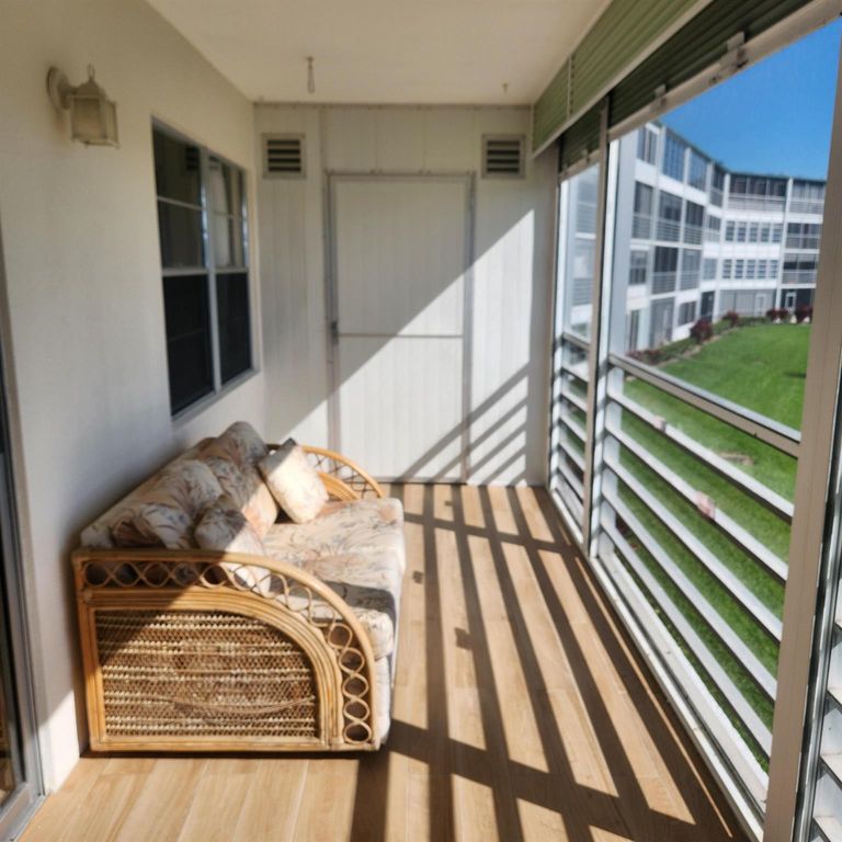 Image 9 of property listing at 2022 Exeter B, Boca Raton, FL 33434