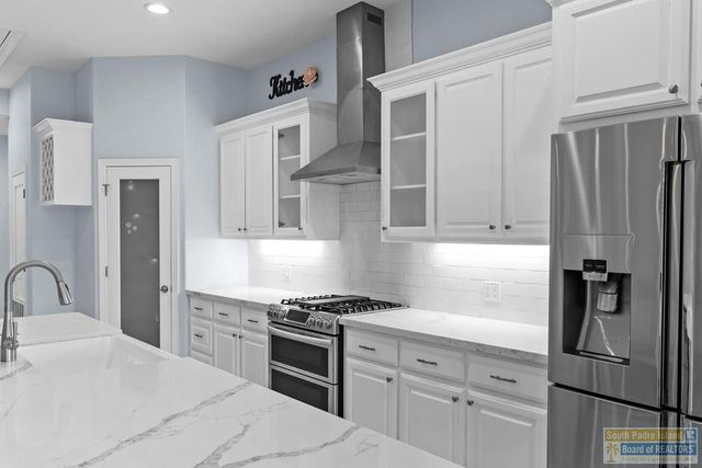 914 Palm Blvd, Laguna Vista, TX 78578