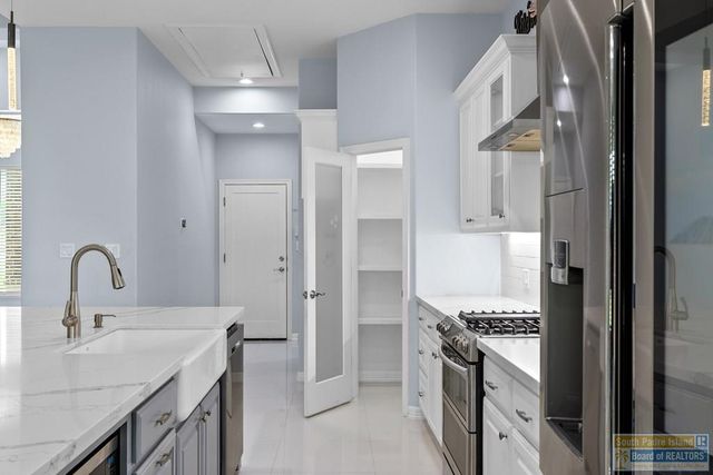 914 Palm Blvd, Laguna Vista, TX 78578