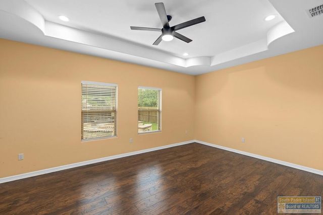 914 Palm Blvd, Laguna Vista, TX 78578