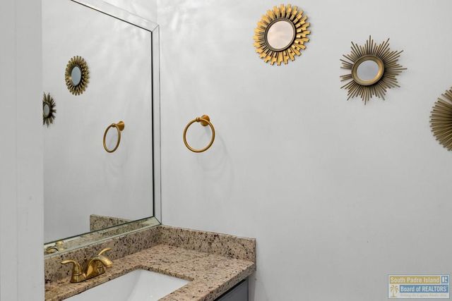 914 Palm Blvd, Laguna Vista, TX 78578