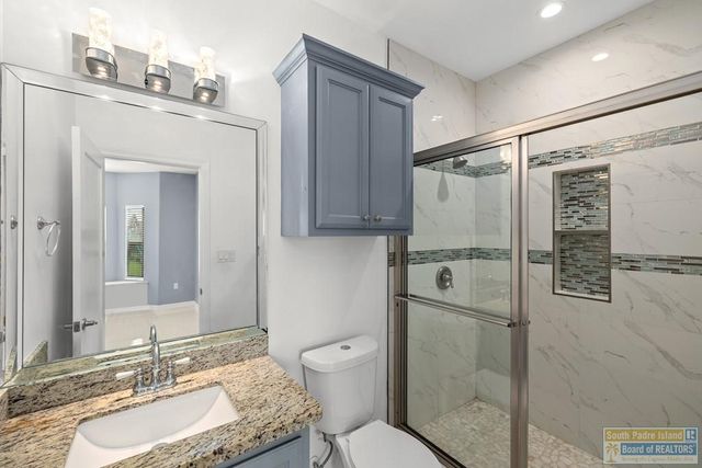 914 Palm Blvd, Laguna Vista, TX 78578