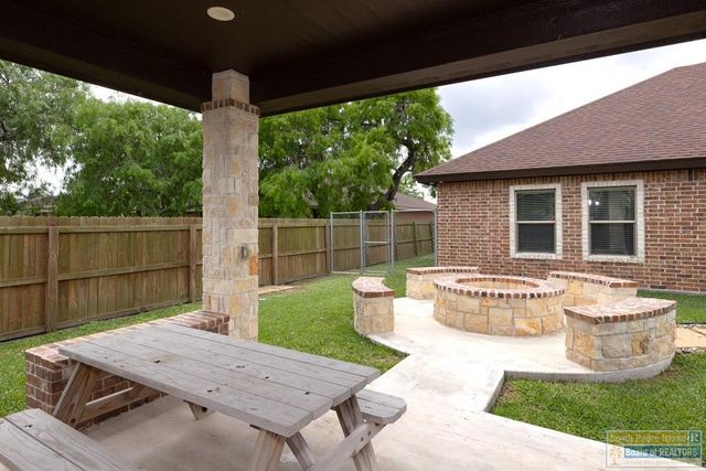 914 Palm Blvd, Laguna Vista, TX 78578