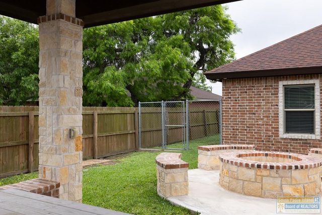 914 Palm Blvd, Laguna Vista, TX 78578