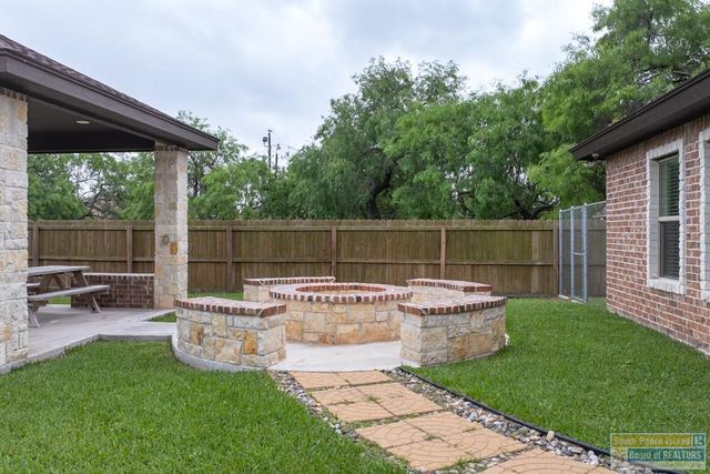 914 Palm Blvd, Laguna Vista, TX 78578