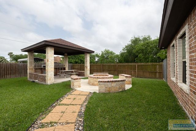 914 Palm Blvd, Laguna Vista, TX 78578