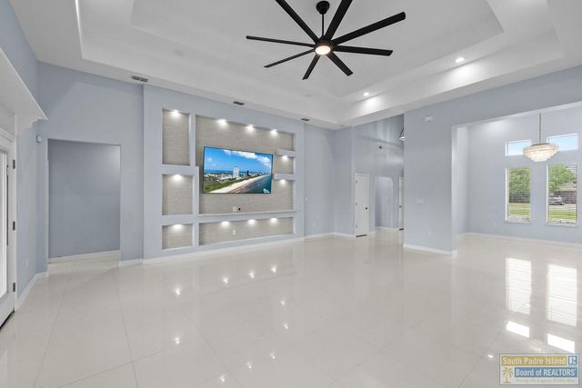 914 Palm Blvd, Laguna Vista, TX 78578