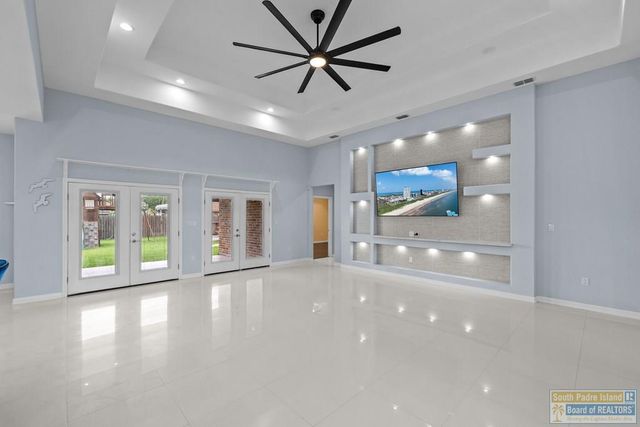 914 Palm Blvd, Laguna Vista, TX 78578