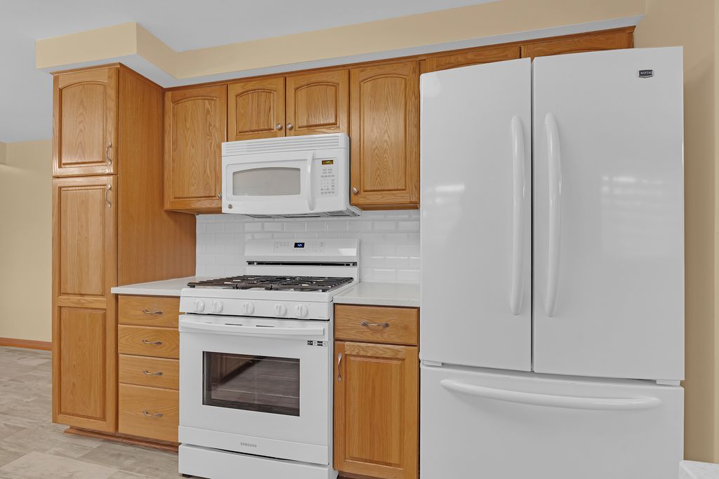864 PINEHURST Lane, Schaumburg, IL 60193 — photo 5