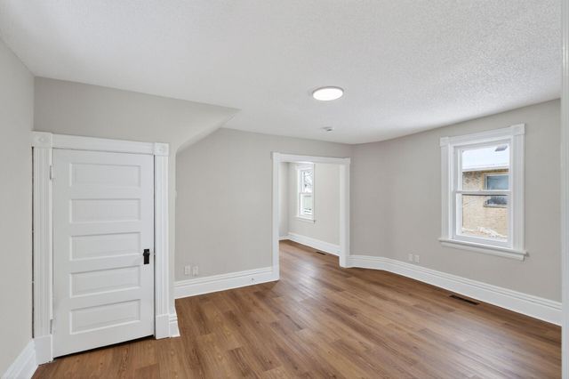 342 Curtice Street W, Saint Paul, MN 55107