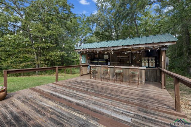 939 Appaloosa Ln, Hallsville, TX 75650