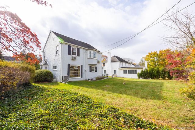 65 Old Mill Road, Manhasset, NY 11030