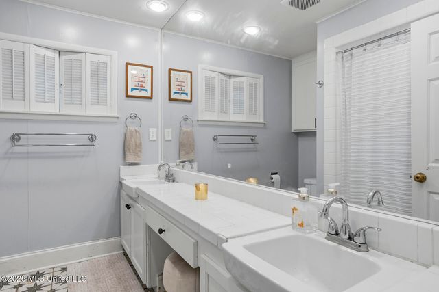 2246 Greenbriar Drive, Jackson, MS 39211