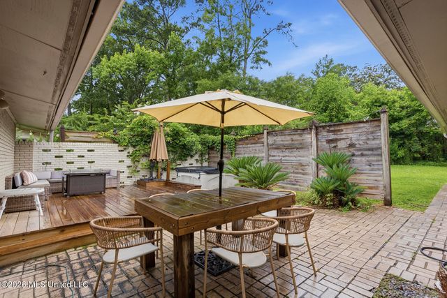 2246 Greenbriar Drive, Jackson, MS 39211