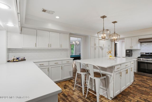 2246 Greenbriar Drive, Jackson, MS 39211