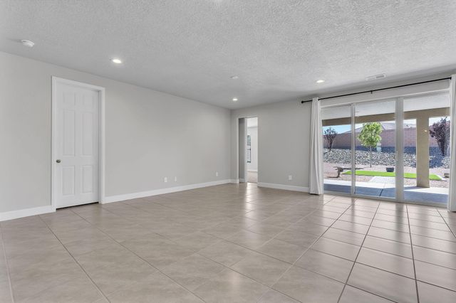 9105 Cambrils Drive NW, Albuquerque, NM 87114