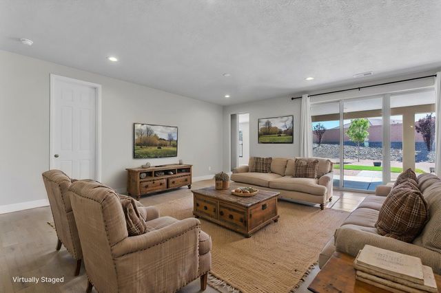 9105 Cambrils Drive NW, Albuquerque, NM 87114