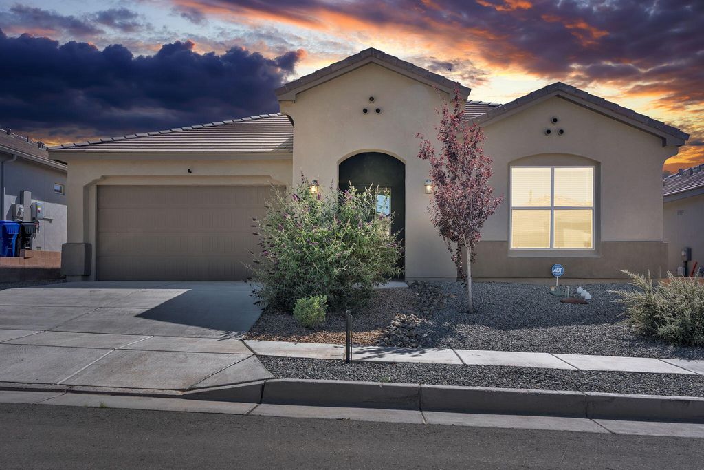 9105 Cambrils Drive NW, Albuquerque, NM 87114