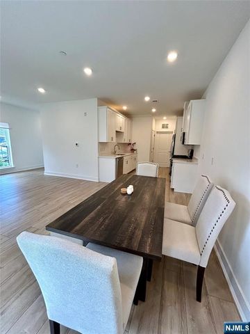 32 Harvest Way, Little Falls, NJ 07424