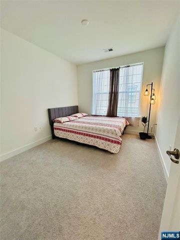 32 Harvest Way, Little Falls, NJ 07424