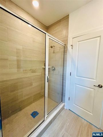 32 Harvest Way, Little Falls, NJ 07424