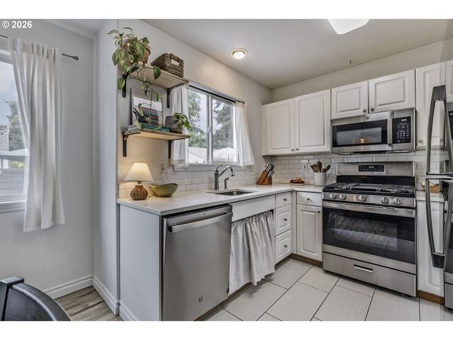 6223 N YALE St, Portland, OR 97203