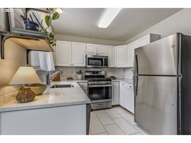 6223 N YALE St, Portland, OR 97203